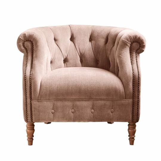 klubfotel tuzott bezs barsony chesterfield karpitos fotel elegans polgari villa kastely nappali butor berendezes.jpg